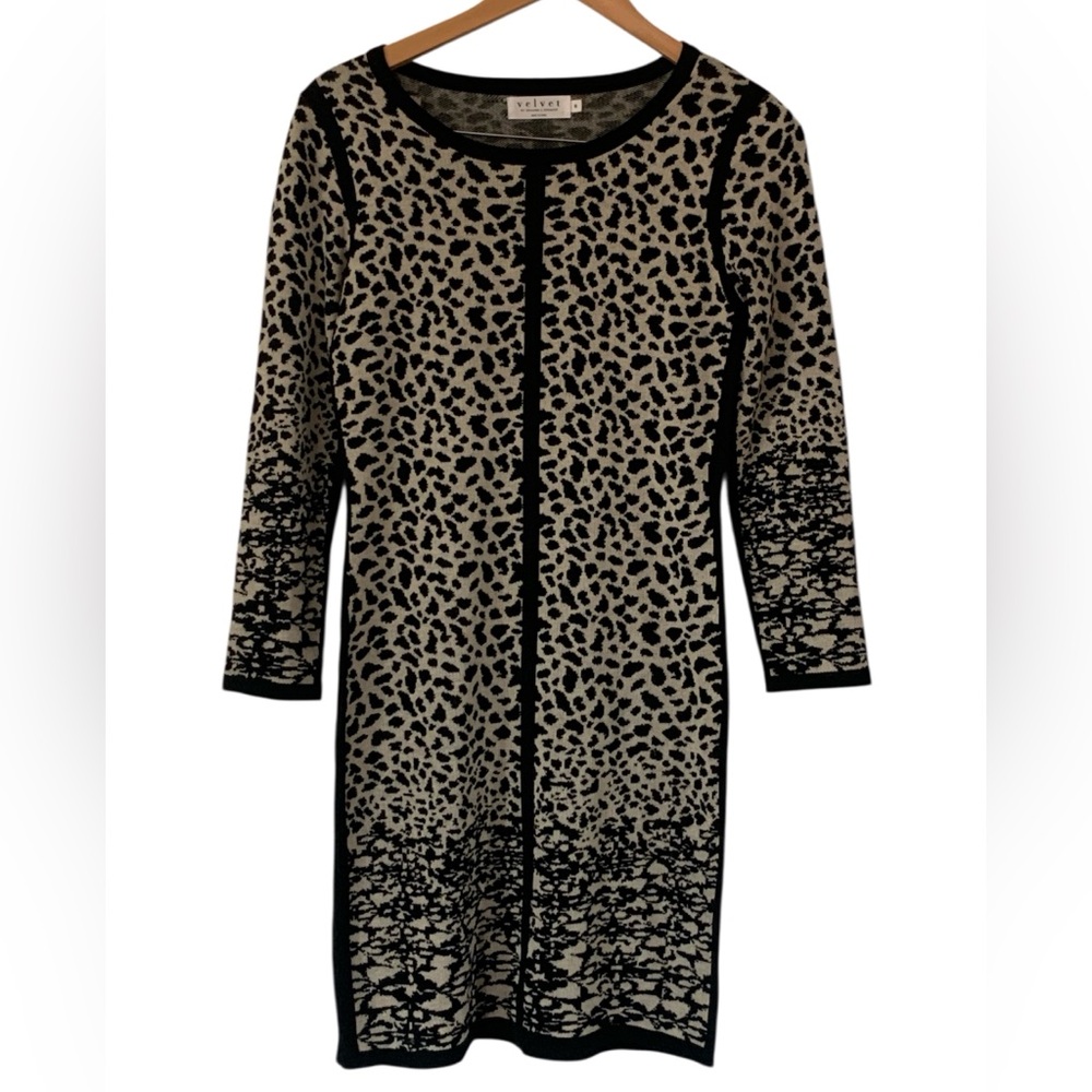 Velvet by Graham & Spencer Black and Cream Patterned Top